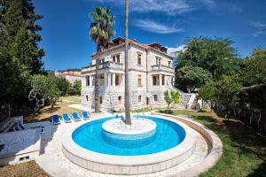 Bazén v ubytovaní Boutique Villa Filaus alebo v jeho blízkosti