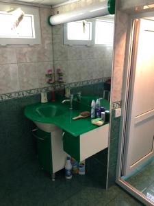 A bathroom at Shaki Host House