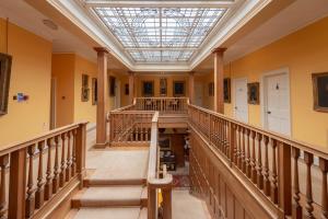 A balcony or terrace at Kinloch House Hotel 
