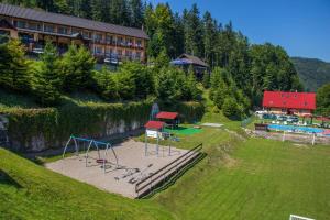 Πισίνα στο ή κοντά στο Ośrodek Wypoczynkowy Iskra +49 φωτογραφίες