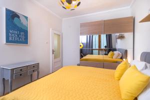 Легло или легла в стая в Designer & Luxurious, Business, One Bedroom Apartment in Top Central Sofia