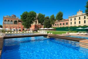 Bazén v ubytování Hotel Excelsior Venice nebo v jeho okolí