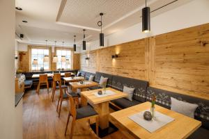 Posezení v ubytování Hotel Waldhorn