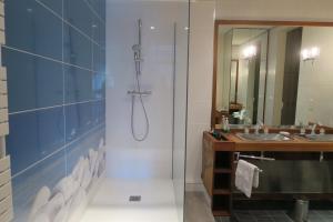 Salle de bains dans l'établissement LE 50 luxury apartment