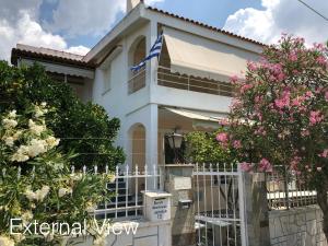 Gallery image of Gnick Apartments in Lagonissi