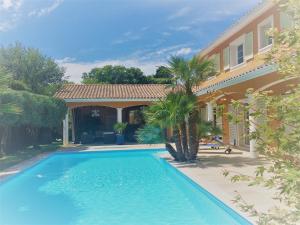 Swimmingpoolen hos eller tæt på Villa luxueuse avec piscine sur les hauts de Biarritz