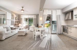 Гостиная зона в Ammouda Villas