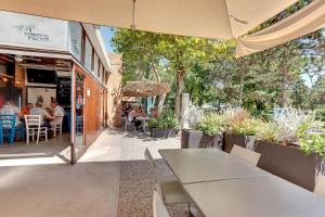 A restaurant or other place to eat at Camping Fusina