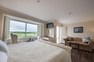 Postel nebo postele na pokoji v ubytování Sea Breeze Lodge B&B Galway
