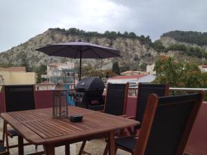Gallery image of Bright top floor apartment! in Zakynthos Town