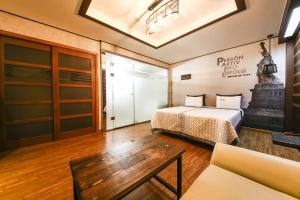 Posteľ alebo postele v izbe v ubytovaní Q Hotel Yongin