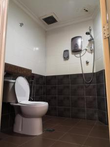 A bathroom at Sai Villa Hotel Near Klia & Klia2