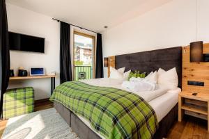 Hotel Sedona Lodge客房内的一张或多张床位
