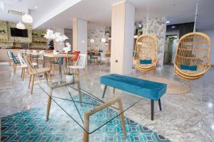 Posedenie v ubytovaní Soho Boutique Bahía Málaga