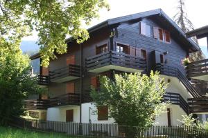 Budova, kde se apartmán nachází + 25 fotografií