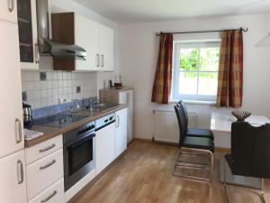 Kuchyňa alebo kuchynka v ubytovaní Ferienhaus Franz Eisl Radau 39