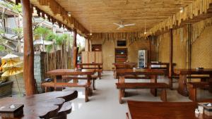 Restoran või mõni muu söögikoht majutusasutuses Hotel Arsa Santhi Nusa Penida