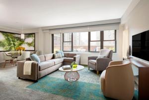 O zonă de relaxare la The Gardens Sonesta ES Suites New York