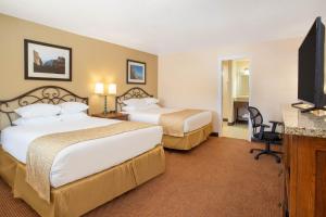 TV a/nebo společenská místnost v ubytování Travelodge by Wyndham Hawthorne