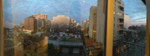 desde una ventana de una ciudad con edificios en Dpto. en Palermo Hollywood, en Buenos Aires