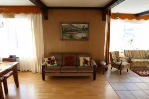 Ruang duduk di Apartment Tungata