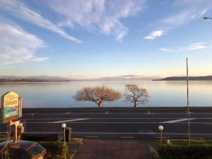 Foto dalla galleria di Baycourt Lakefront Motel a Taupo