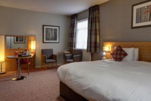 Ліжко або ліжка в номері Best Western Plus Nottingham Westminster Hotel