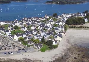 Foto de la galería de Villa Penfret - 50 meters from the beach en Île-Tudy