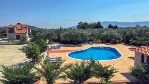 Bazén v ubytování Glyfada Villas nebo v jeho okolí + 37 fotografií