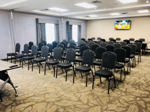 Konferenční prostory v ubytování Wingate by Wyndham Kamloops + 37 fotografií