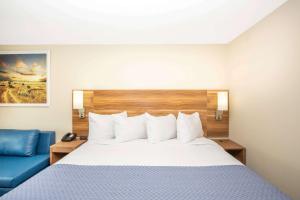 Gallery image of Days Inn & Suites by Wyndham Kearney NE in Kearney