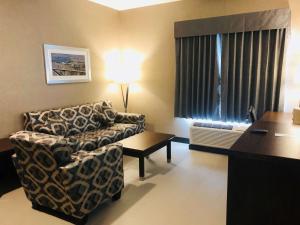 En eller flere senger på et rom på Wingate by Wyndham Kamloops
