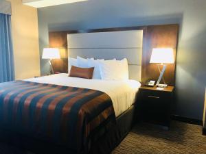 En eller flere senger på et rom på Wingate by Wyndham Kamloops