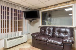 Posezení v ubytování Super 8 by Wyndham Old Saybrook