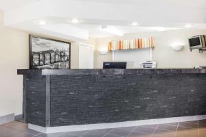 Fuajee või vastuvõtt majutusasutuses Super 8 by Wyndham Stettler