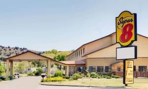Certifikát, hodnocení, plakát nebo jiný dokument vystavený v ubytování Super 8 by Wyndham Klamath Falls