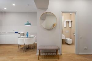 Koupelna v ubytování Athina Suites Hotel + 17 fotografií