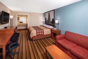 Imagen de la galería de Super 8 by Wyndham Burlington NC, en Burlington