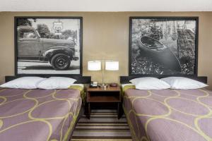 Katil atau katil-katil dalam bilik di Super 8 by Wyndham Bloomington