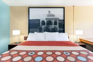 Gallery image of Super 8 by Wyndham Bath Hammondsport Area in Bath