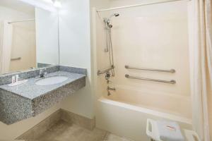 Billede fra billedgalleriet på Super 8 by Wyndham Danville i Danville