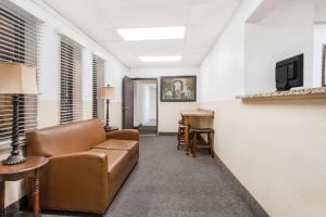 Gallery image of Super 8 by Wyndham Montgomery Maybrook in Montgomery