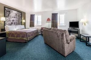 Katil atau katil-katil dalam bilik di Super 8 by Wyndham Missoula/Reserve St.