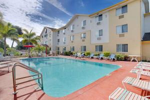 Gallery image of Super8 by Wyndham NEARBY Clearwater St Petersburg International Airport in Clearwater