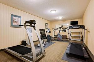 Fitnesscentret og/eller fitnessfaciliteterne på Ramada by Wyndham Cleveland Airport West