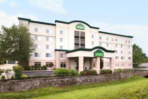 a rendering of the front of the hotel at Wingate by Wyndham - Chattanooga in Chattanooga