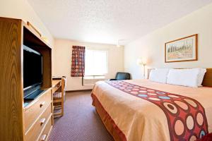 Katil atau katil-katil dalam bilik di Super 8 by Wyndham Plano/Dallas Area