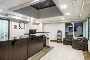 Lobi ili recepcija u objektu Super 8 by Wyndham Grande Prairie