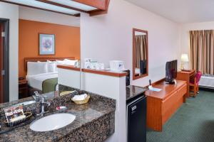 Posezení v ubytování Travelodge by Wyndham, Newberg