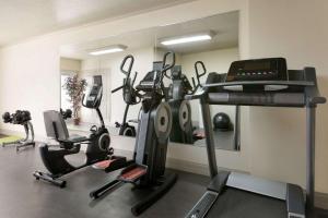 Fitness centrum a/nebo fitness zařízení v ubytování Days Inn by Wyndham Edmundston